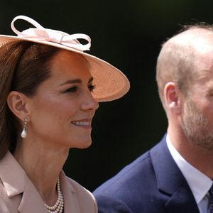 L'époux de Meghan Markle n'a pas vu le prince William et Kate Middleton.

Le prince et la princesse de Galles lors de la procession en calèche vers le château de Windsor, dans le Berkshire, avant la cérémonie d'accueil de la visite d'État au Royaume-Uni du président Macron et de son épouse Brigitte Macron.  8 juillet 2025. © Matthews Andrew/PA Photos/ABACA