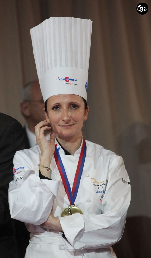 Anne-Sophie demeure une figure majeure de la haute gastronomie en France.

Anne-Sophie Pic (chef étoilée) présente au Bocuse d'Or, un concours international de cuisine qui porte le nom de l'un des chefs légendaires de la cuisine française, Paul Bocuse. Cet événement, qui rassemble les plus grands maîtres de la cuisine du monde entier, s'est déroulé à Chassieu, près de Lyon, en France, du 27 au 28 janvier 2009. Photo de Vincent Dargent/ABACAPRESS.COM