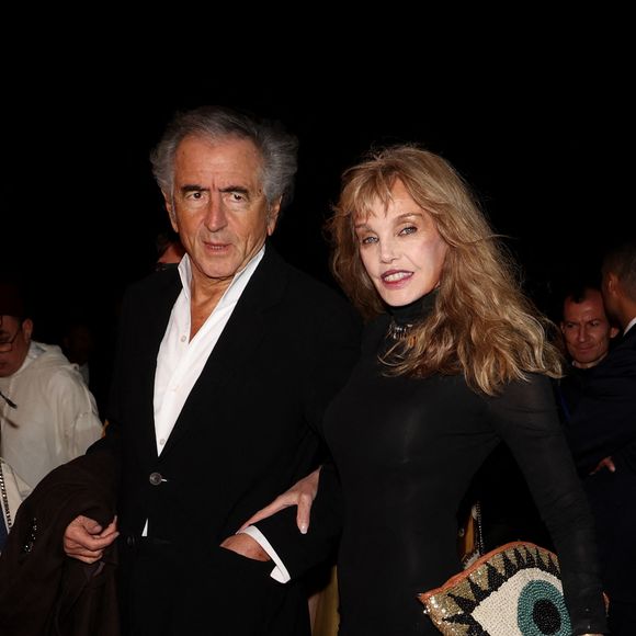 Arielle Dombasle et Bernard-Henri Lévy (BHL) - Dîner d'Etat offert par sa Majesté le roi Mohammed VI du Maroc en l'honneur du Président de la République Emmanuel Macron et de la première dame Brigitte Macron au Palais Royal de Rabat au Maroc le 29 Octobre 2024. © Dominique Jacovides/Bestimage