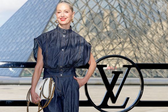 Katherine LaNasa au photocall du défilé Louis Vuitton Collection Femme Prêt-à-Porter Automne/Hiver 2026-2027 lors de la Fashion Week de Paris (PFW) au musée du Louvre, à Paris, France, le 10 mars 2026 © Olivier Borde/Bestimage