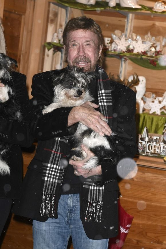 Chuck Norris à la soirée VIP Gut Aiderbichl Christmas Market à Henndorf en Autriche, le 12 novembre 2019.

Backgrid USA / Bestimage