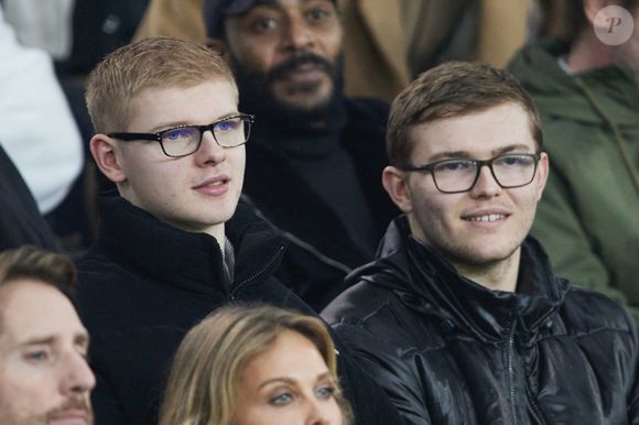 Alexis et Félix Lebrun étaient censés loger au Sheraton, mais d’après les informations de RMC Sport, ils ont dû revoir leurs plans

Les frères Félix Lebrun et Alexis Lebrun - Célébrités assistent au match de Ligue des champions entre le PSG et Manchester City (4-2) au Parc des Princes à Paris le 22 janvier 2025. © Cyril Moreau/Bestimage