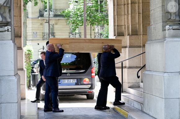 Coffin lors de la cérémonie d'enterrement de Daniel Bilalian à l'église Saint-Pierre de Neuilly-sur-Seine, près de Paris, France, le 22 mai 2025. Photo by Firas Abdullah/ABACAPRESS.COM