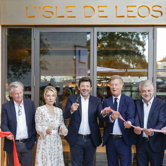 Exclusif -  Jean-Philippe Nuel (Architecte d’intérieur), Maud Bailly (Directrice générale Sofitel, MGallery & Emblems), Sébastien Bazin (PDG du groupe Accor), Patrick Bruel, Pierre Gonzalvez (Maire de l’Isle sur la Sorgue), Emmanuel Borla (Directeur de l’hôtel) - Patrick Bruel inaugure son hôtel cinq étoiles "L'Isle de Leos MGallery" à L'Isle-sur-la-Sorgue, France, le 23 septembre 2025. 
 © Jack Tribeca / Bestimage