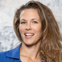 Lorie, à la tête d'une famille recomposée, évoque son beau-fils : "Il a 14 ans, il me parle de…"