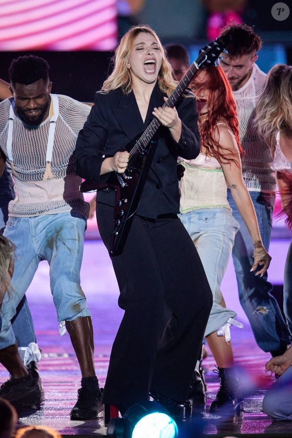 Exclusif - La chanteuse Santa - Enregistrement de l'émission "La fête de la Musique" à Reims, diffusée en direct le 21 juin à 21h10 sur France 2

© Cyril Moreau-Jack Tribeca / Bestimage