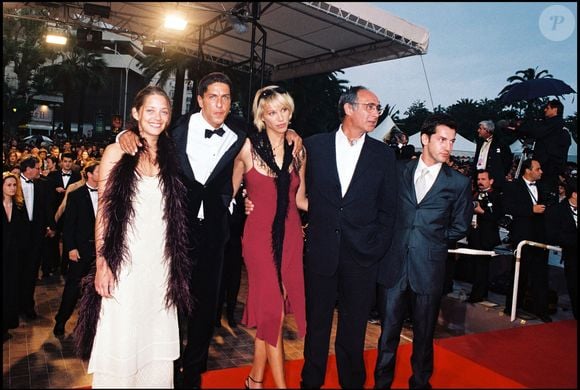 Archives - Marion Cotillard, Samy Naceri, Emma Sjöberg, Gérard Pirès et Frédéric Diefenthal présentent Taxi au Festival de Cannes en 1998
RINDOFF-GARCIA / BESTIMAGE