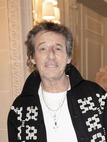 Jean-Luc Reichmann propriétaire d'une belle bâtisse du XIXe siècle située à 30 kilomètres de Paris, un "poumon" pour sa famille recomposée