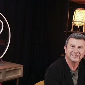 Pascal Bataille en interview pour "En privé avec", format original de Webedia © Jack Tribeca/Bestimage