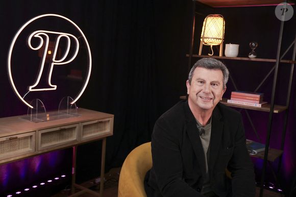 Pascal Bataille en interview pour "En privé avec", format original de Webedia © Jack Tribeca/Bestimage