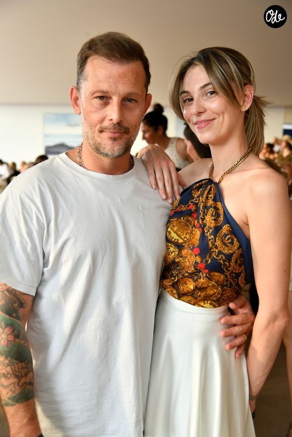 Nicolas Duvauchelle avait lui aussi fait le déplacement aux côtés de sa femme Chloé Roy

Exclusif - Nicolas Duvauchelle et sa femme Chloé Roy dans l’espace VIP “le Pavillon Eiffel,” lors de la 12ème édition Longines Paris Eiffel Jumping au pied de la Tour Eiffel sur le Champ-de-Mars à Paris, France le 20 juin 2026.
© Perusseau / Veeren / Bestimage
