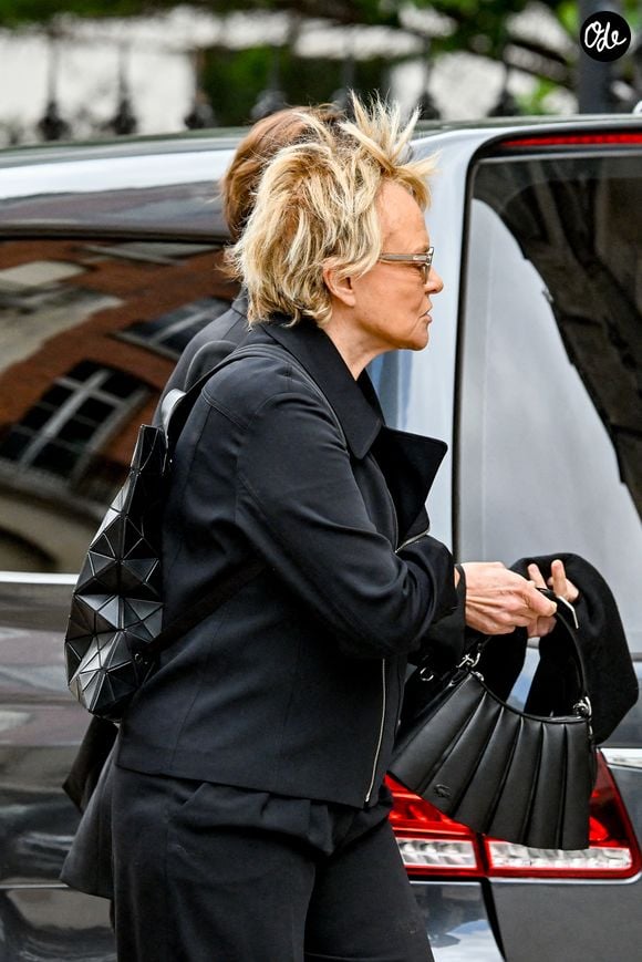 Muriel Robin lors des funérailles de B. Chirac à la basilique Sainte-Clotilde à Paris (7e) le 12 juin 2026. L’ancienne première dame de France est décédée le 5 juin 2026 à l’âge de 93 ans. 
© Jacovides / Liewig / Bestimage