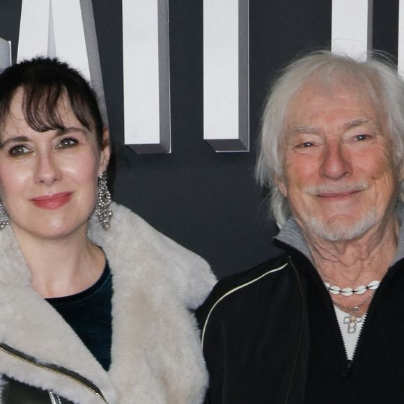 Hugues Aufray et son épouse ont fait sensation à l'avant-première du biopic "Un parfait inconnu".

Hugues Aufray avec sa femme Muriel Mégevand au Grand Rex. © Coadic Guirec/Bestimage