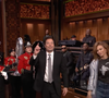 En choeur, ils lui ont joué un air de "joyeux anniversaire" tout en tenant une pancarte lui souhaitant sa nouvelle année.

Capture d'écran de "The Tonight Show" avec Eva Mendes et Ryan Gosling  le jeudi 5 mars 2026