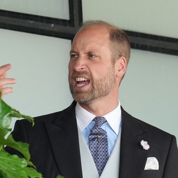 Le prince William assiste à la course hippique Royal Ascot (Jour 2), le 18 juin 2025. 
Crédit : Julien Burton / Bestimage