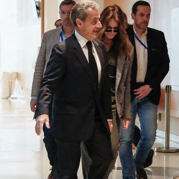 Nicolas Sarkozy et sa femme Carla Bruni - Dernier jour du procès du financement libyen de Sarkozy: ses avocats de l’ancien président vont plaider la relaxe, au tribunal de Paris, France, le 8 avril 2025. © Christophe Clovis/Bestimage