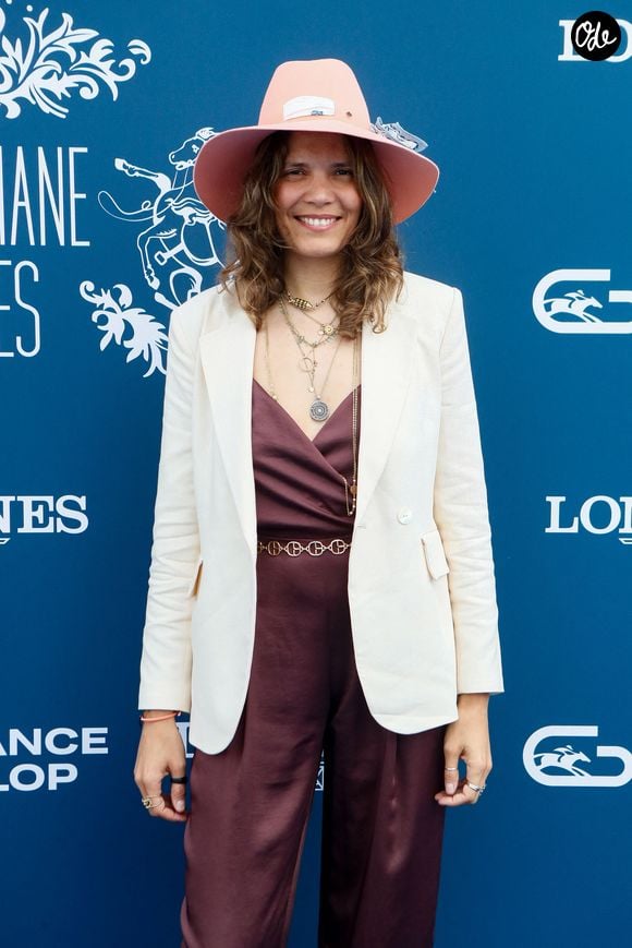 Vanille Clerc (fille de Julien Clerc et de Virginie Coupérie-Eiffel) - People au prix de Diane à l'hippodrome de Chantilly, France, le 16 juin 2024. © Christophe Clovis / Bestimage