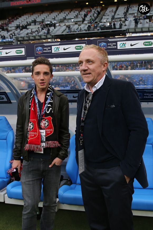 François-Henri Pinault avec son fils François Pinault - People assistent à la finale de la coupe de France entre le Stade Rennais et Guingamp au stade de France à Saint-Denis le 3 mai 2014. Guingamp à remporté le match sur le score de 2 à 0. © CYRIL MOREAU / BESTIMAGE