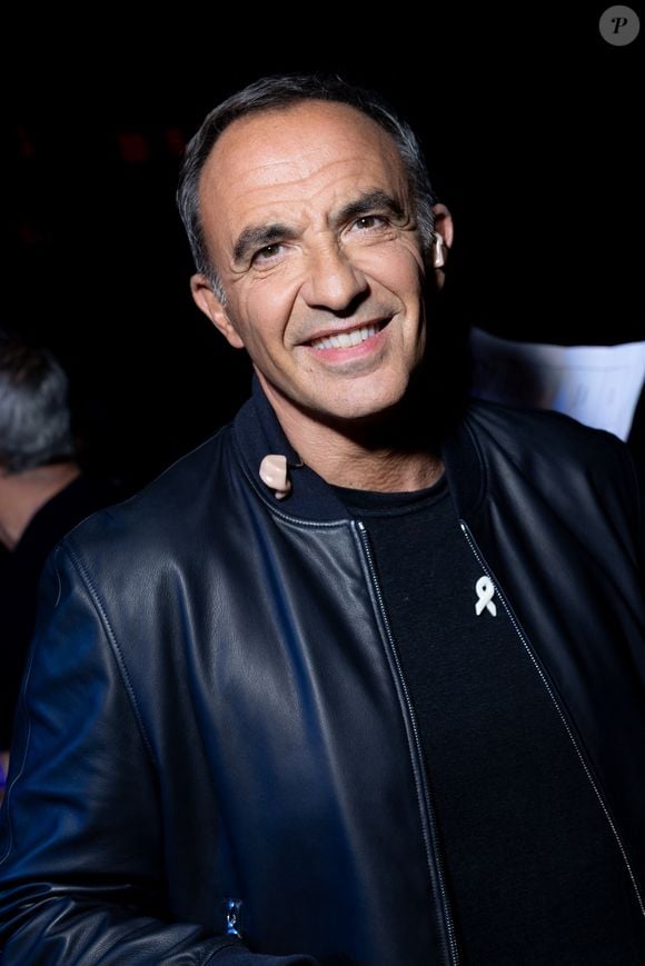 Exclusif - Nikos Aliagas en backstage de l'enregistrement de l'émission "Nos voix pour toutes" au profit de la Fondation des femmes à l'Adidas Arena diffusée sur TMC le 25 novembre 2025, à Paris, France, le 19 novembre 2025. © Guirec-Moreau/Bestimage