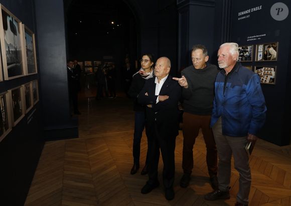 Exclusif - Marc Ladreit de Lacharrière, Olivier Jobard, Yann Arthus-Bertrand  - Vernissage de l'exposition "Notre famille afghane, souvenirs d'une vie envolée" du photographe Olivier Jobard (lauréat du prix en 2022) au Pavillon Comtesse de Caen, Palais de l'institut de France à Paris, le 9 octobre 2024. © Marc Ausset-Lacroix/Bestimage