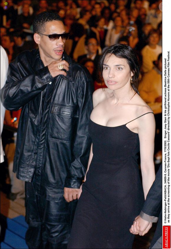 © Hahn-Nebinger-Petit/ABACA. 34809-5. Cannes-France, 17/5/2002. Le chanteur Joey Starr et sa compagne l'actrice Béatrice Dalle à leur arrivée à la projection du film 'Dix-Sept fois Cécile Cassard' réalisé par Christophe Honoré au 55ème Festival de Cannes.