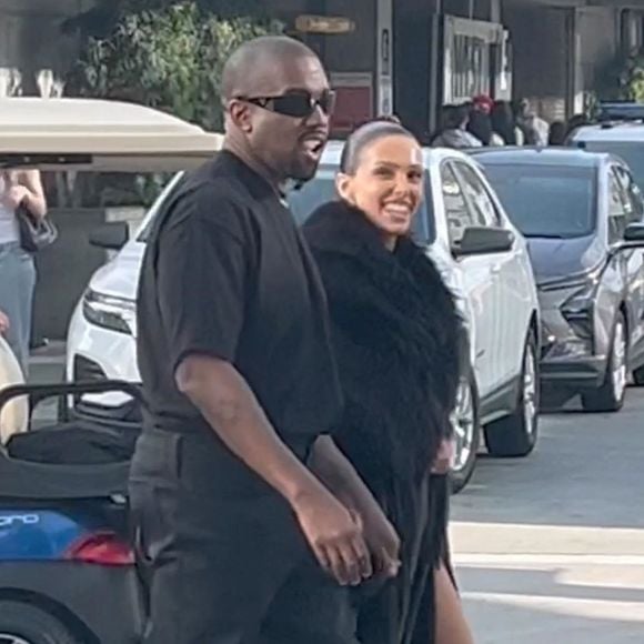 La flamme se serait-elle ravivée entre Kanye West et Bianca Censori ? 

Exclusif - Kanye West et Bianca Censori aperçus aux Grammy Awards à Los Angeles. © Backgrid USA / Bestimage