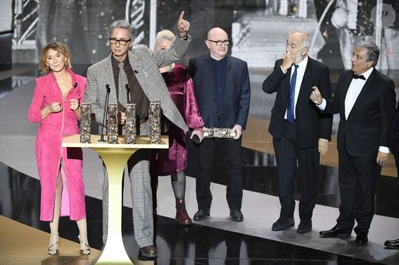 Marie-Anne Chazel, Michel Blanc, Gérard Jugnot, Christian Clavier, Josiane Balasko, Bruno Moynot et Thierry Lhermitte lors de la 46e édition de la cérémonie des César du cinéma à l'Olympia à Paris, France, le 12 mars 2021. Photo by Bertrand Guay/Pool/ABACAPRESS.COM