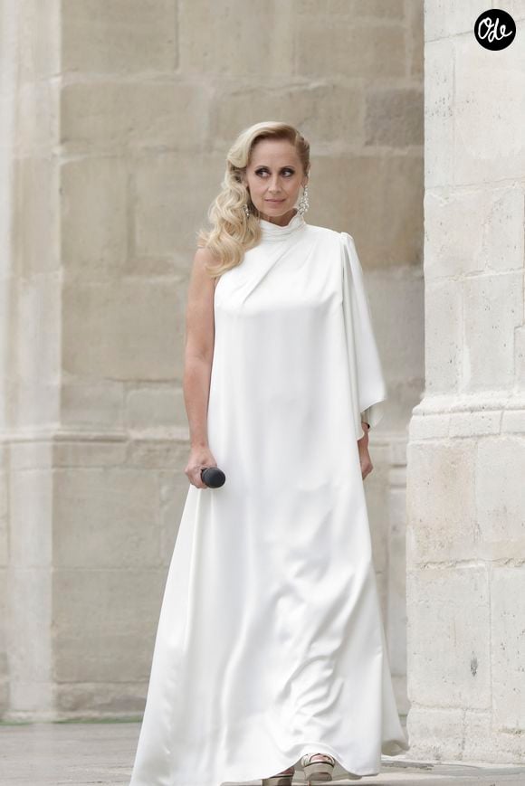 Lara Fabian lors du dernier relais de La Flamme Olympiques avant la cérémonie d'ouverture des Jeux Olympiques (JO) de Paris 2024 à Saint-Denis, Seine Saint-Denis, France, le 26 juillet 2024. © Melloul-Tribeca/Bestimage