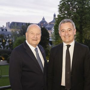 Exclusif - Marc Ladreit de Lacharrière, Gérald Darmanin - Les salons de la Maison de l’Amérique latine ont fait salle comble ce mardi 8 avril, réunissant de nombreuses personnalités du monde des affaires, de la culture ou encore de la diplomatie, venues écouter G.Darmanin, ministre d’État, garde des Sceaux, ministre de la Justice, lors d’un dîner du Cercle de la Revue des Deux Mondes. Une soirée exceptionnelle riche en débat ! © Jack Tribeca / Bestimage