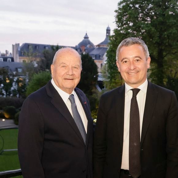 Exclusif - Marc Ladreit de Lacharrière, Gérald Darmanin - Les salons de la Maison de l’Amérique latine ont fait salle comble ce mardi 8 avril, réunissant de nombreuses personnalités du monde des affaires, de la culture ou encore de la diplomatie, venues écouter G.Darmanin, ministre d’État, garde des Sceaux, ministre de la Justice, lors d’un dîner du Cercle de la Revue des Deux Mondes. Une soirée exceptionnelle riche en débat ! © Jack Tribeca / Bestimage