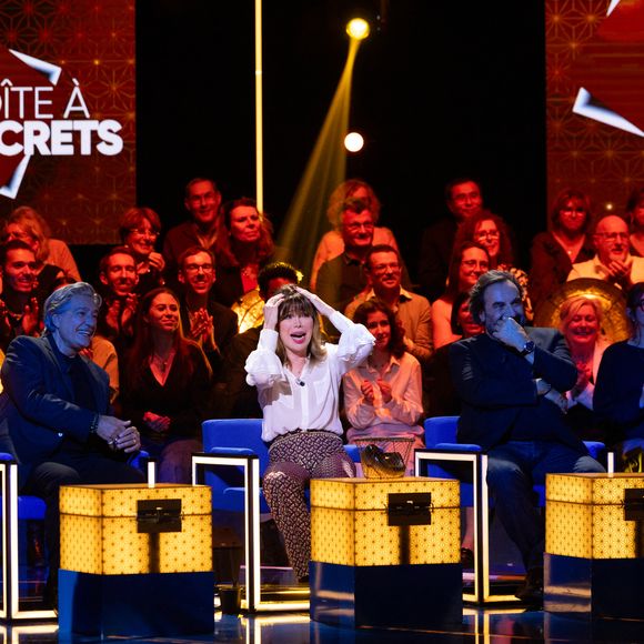 Faustine Bollaert propose un nouveau numéro de "La Boîte à secrets".

Exclusif - Frédéric François, André Manoukian, Isabelle Morizet (Karen Cheryl) lors de l'enregistrement de l'émission "La Boîte à secrets", présentée par F.Bollaert. © Cyril Moreau/Bestimage