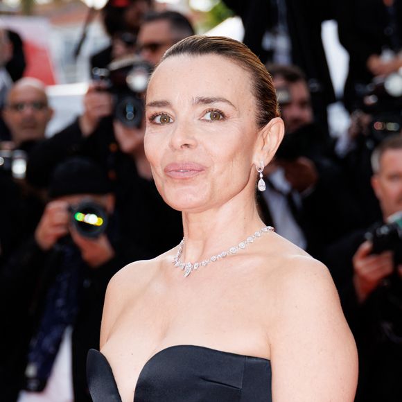 Elodie Bouchez à la montée des marches du film "Eddington" lors du 78ème Festival International du Film de Cannes, au Palais des Festivals à Cannes, le 16 mai 2025.

© Jacovides-Moreau / Bestimage