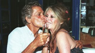 Quelques jours après l'ultime voyage de Brigitte Bardot, son mari Bernard d'Ormale apparaît publiquement pour un événement spécial