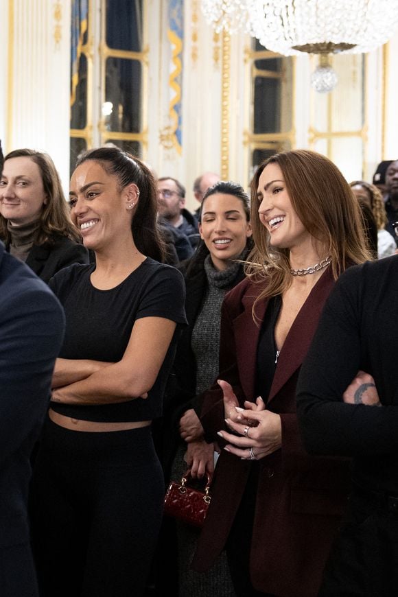 Amel Bent, Vitaa - Cérémonie de la remise de la médaille de chevalier de l'ordre des arts et des lettres à Alexandre Kirchhoff, PDG du label Capitol Music France par R.Dati au Ministère de la Culture à Paris le 9 janvier 2026.
Cyril Moreau / Bestimage
