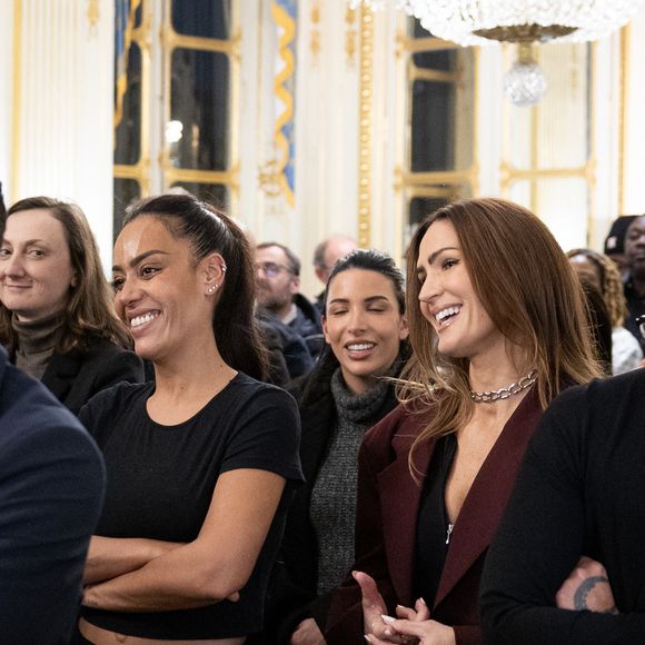 Amel Bent, Vitaa - Cérémonie de la remise de la médaille de chevalier de l'ordre des arts et des lettres à Alexandre Kirchhoff, PDG du label Capitol Music France par R.Dati au Ministère de la Culture à Paris le 9 janvier 2026.
Cyril Moreau / Bestimage