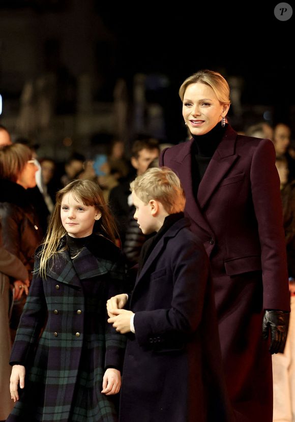 "2025 correspond au tricentenaire de la mort de leur aïeul Jacques III de Matignon, inhumé à Torigny-les-Villes."

La princesse Charlène de Monaco, La princesse Gabriella de Monaco, comtesse de Carladès, Le prince Jacques de Monaco, marquis des Baux - La famille princière de Monaco lors de l'embrasement de la barque dans le cadre des célébrations de la Sainte-Dévote, Sainte Patronne de Monaco le 26 janvier 2024. © Claudia Albuquerque / Bestimage