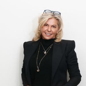 Exclusif - Caroline Margeridon en backstage de l'enregistrement de l'émission "100% logique" présentée par C. Feraud et diffusée samedi 1er mars à 21.10 sur France 2 et sur france.tv, au Studio du Lendit à Saint-Denis, France, le 12 décembre 2024. © Christophe Clovis/Bestimage