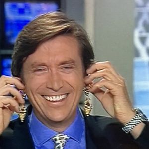 Jacques Legros présente le JT de 13 heures sur TF1.

Photo : Agence / Bestimage