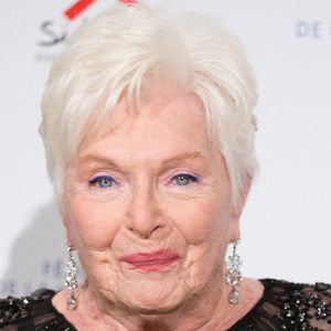 Line Renaud, figure emblématique du Sidaction, ne pourra pas être présente physiquement cette année lors de l'émission diffusée ce samedi sur France 2.

Line Renaud participe au 18ème dîner de la mode pour l'association AIDS Sidaction au Pavillon Cambon à Paris. Photo par Nasser Berzane/ABACAPRESS.COM