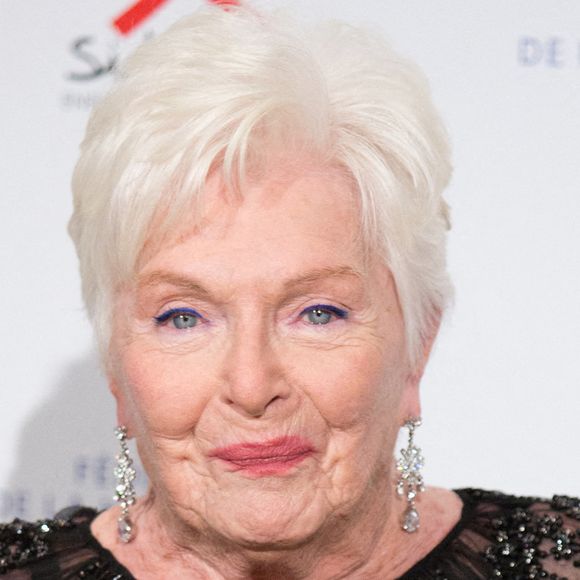 Line Renaud, figure emblématique du Sidaction, ne pourra pas être présente physiquement cette année lors de l'émission diffusée ce samedi sur France 2.

Line Renaud participe au 18ème dîner de la mode pour l'association AIDS Sidaction au Pavillon Cambon à Paris. Photo par Nasser Berzane/ABACAPRESS.COM