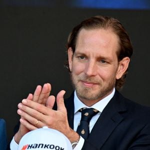 Le fils de Caroline de Monaco était à la course de Formule E de Monaco

Andrea Casiraghi, lors de la remise des prix de Formula E, le 16 mai 2026 à Monaco © Bruno Bebert / Bestimage