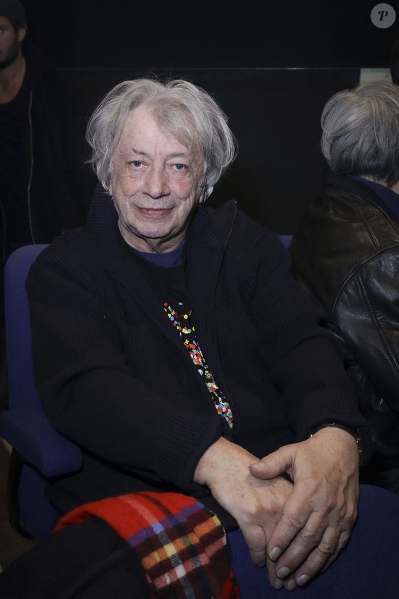 Hervé Vilard au concert d’Enrico Macias pour sa tournée La Fête Continue ! dans la salle de spectacle Le Dôme de Paris - Palais des Sports à Paris, France, le 15 mars 2025. © Jack Tribeca/Bestimage