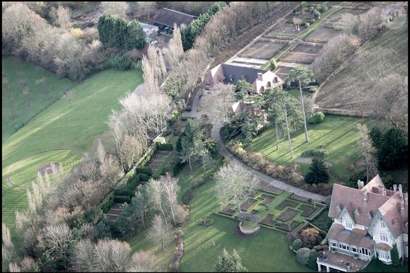 Exclusif - La nouvelle maison de Brad Pitt et Angelina Jolie, le château Gabriel à Berneville près de Deauville, appartenait avant à Yves Saint Laurent et Pierre Bergé. © AGENCE / BESTIMAGE