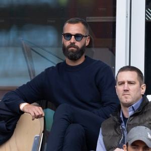 Benoit Paire dans les tribunes lors des Internationaux de France de Tennis de Roland Garros 2025. Paris, le 26 mai 2025. © Jacovides-Moreau/Bestimage