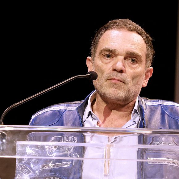Yann Moix - Soirée de mobilisation "L'Europe contre l'antisémitisme" au théâtre Antoine à Paris le 3 juin 2024. © Cédric Perrin/Bestimage