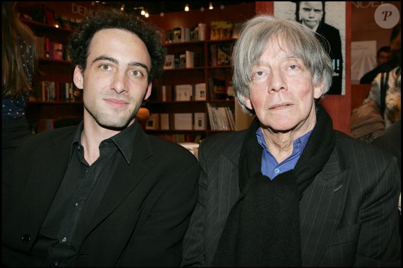 "L'une, parisienne, culturelle, des parents intellectuels qu'on appelle par leur prénom", écrit Libération.

En 2008, André et Raphaël Glucksmann