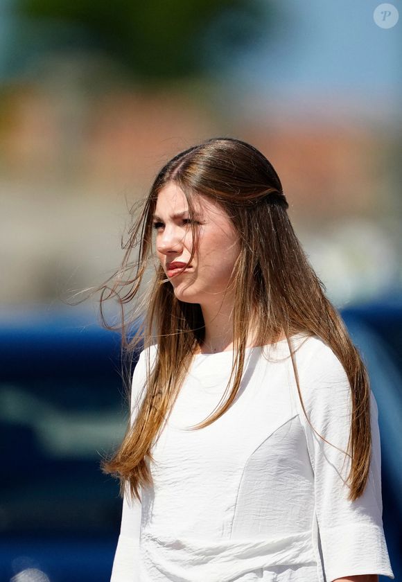 L'infante Sofia d'Espagne - Le roi Felipe VI d’Espagne remet à la princesse des Asturies, la princesse Leonor, la Grand-Croix du Mérite Naval avec Distinctif Blanc, à Marín, le 16 juillet 2025 @LALO YASKY / BESTIMAGE