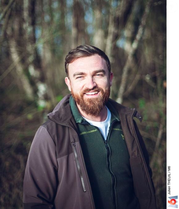 Jean-Baptiste l'a fait savoir il y a peu : il est un homme amoureux.

Jean-Baptiste, candidat de "L'amour est dans le pré 2025", sur M6