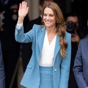 Son Altesse Royale, Catherine, Princesse de Galles (Catherine (Kate) Middleton, princesse de Galles), visite de 2 jours en Italie. À son arrivée à la mairie de Reggio Emilia, elle est accueillie par le maire de la ville, Marco Massari, le 13 mai 2026. © GoffPhotos/Bestimage