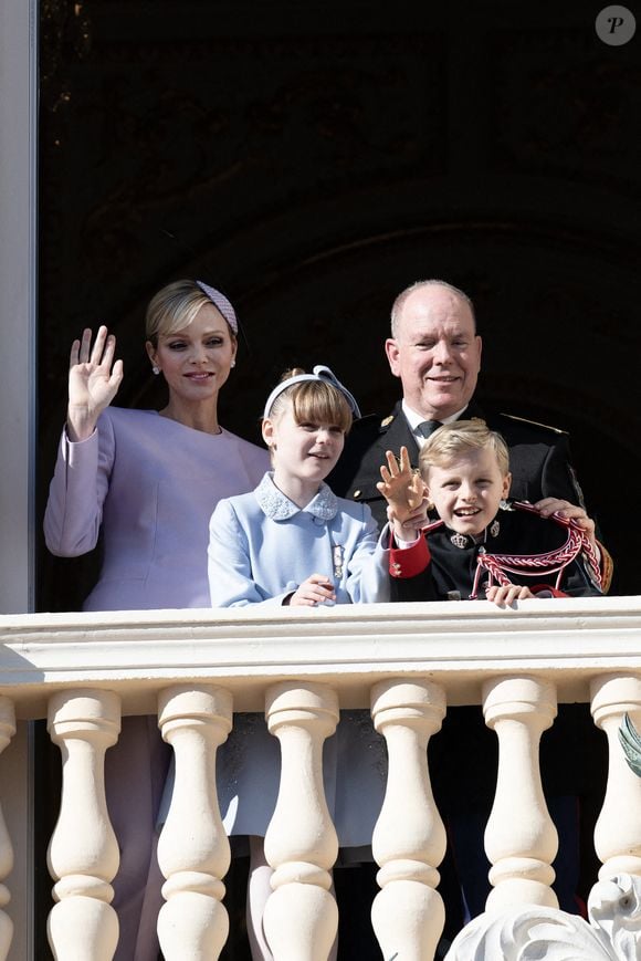 Le Prince Albert II de Monaco, la Princesse Charlène de Monaco, le Prince Jacques, la Princesse Gabriella apparaissent au balcon du Palais de Monaco lors des célébrations de la Fête Nationale à Monte-Carlo, Monaco le 19 novembre 2024. Photo par David NIVIERE/ABACAPRESS.COM